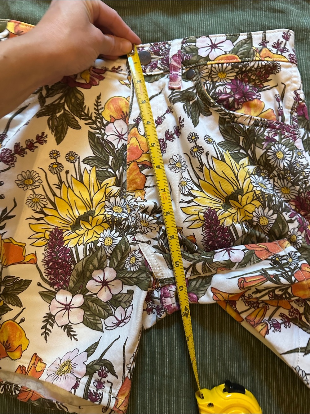 Wrangler Cream Floral Cotton Shorts with Yellow & Orange Blooms - Picture 7 of 11